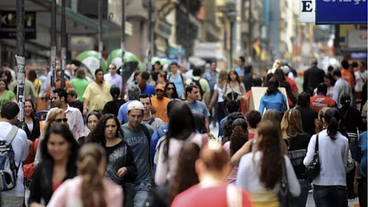 Estudo aponta que, a partir de 2042, população do país inicia declínio