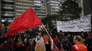 Estudantes voltam a ocupar prédio principal da Uerj