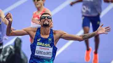 Júlio Agripino conquista ouro no atletismo e bate recorde mundial