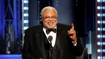 Ator norte-americano James Earl Jones morre aos 93 anos