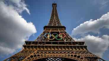 Prefeitura de Paris retira os anéis olímpicos da Torre Eiffel