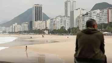 Rio de Janeiro tem chuva fraca e temperatura em declínio