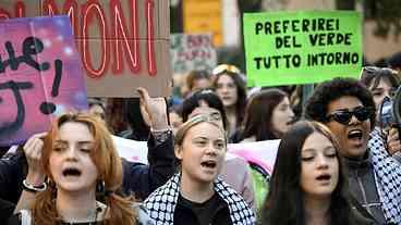 Greta Thunberg lidera protesto na Itália em prol da Palestina