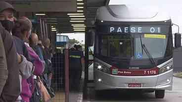 Paralisação de empresa de ônibus afeta passageiros de São Paulo