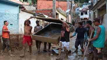 Mortes no litoral de São Paulo: a digital de Bolsonaro