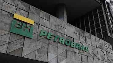 Lucro líquido da Petrobras supera de longe marca recorde do ano passado