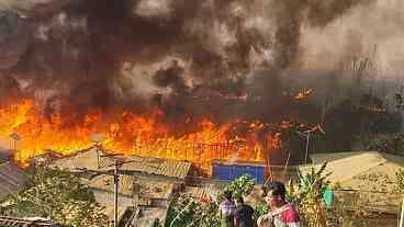 Incêndio em campo rohingya deixa milhares de desabrigados