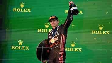 Verstappen vence Grande Prêmio da Austrália e segue líder