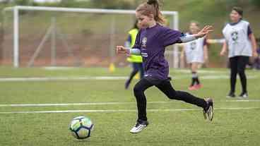 Programas do governo e da CBF fortalecem o futebol feminino