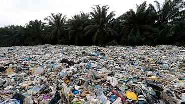 Reciclagem aumenta toxicidade de plásticos, alerta Greenpeace