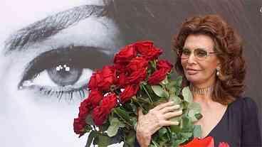 Sophia Loren é homenageada em festival de ópera, em Verona