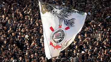 Justiça pune cantos homofóbicos da torcida do Corinthians 