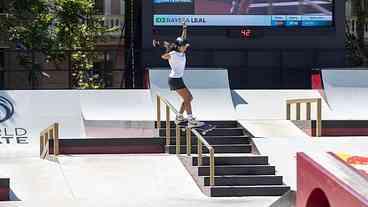 Rayssa, Pâmela e Gabi avançam à semi do Pro Tour de Skate Street de Roma