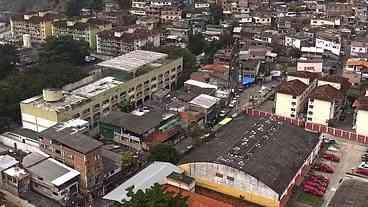 Rio: escola pública bilíngue é cenário de documentário sobre adolescência