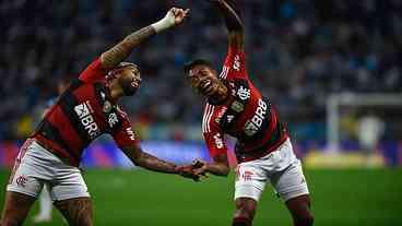 Flamengo vence Grêmio em Porto Alegre e fica perto da final da Copa do Brasil