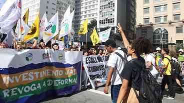 No Brasil, grêmio estudantil está presente em uma a cada 10 escolas públicas