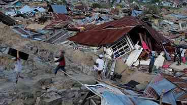 Indonésia se mobiliza para resgatar sobreviventes de terremoto