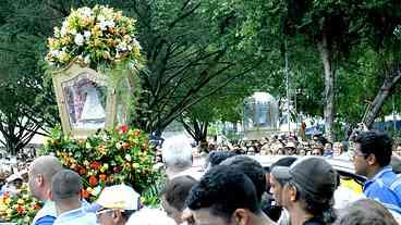 Milhões de brasileiros celebram a fé e a bondade de Santa Maria