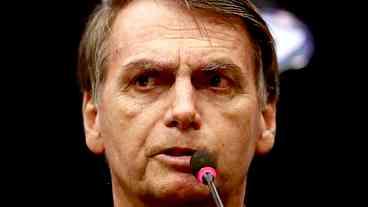 TSE manda que Bolsonaro retire mentiras disseminadas na internet