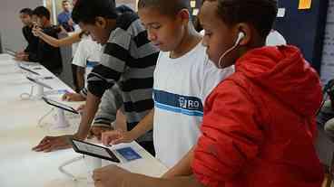 Escolas brasileiras ampliam conexão à Internet após a pandemia