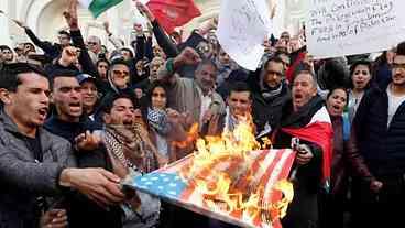 Iranianos protestam contra decisão dos EUA sobre Jerusalém