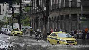 Chuva deixa o Rio em estágio de atenção