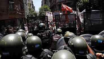 Argentina tem segunda noite de protestos contra reforma da Previdência