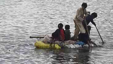 Catástrofes climáticas causam fuga de milhões de crianças, diz Unicef