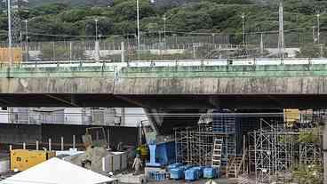 Recuperação do viaduto que cedeu em SP vai demorar até 5 meses