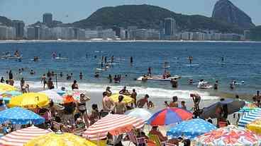 Rio de Janeiro tem dia de sol forte, mas pode ter chuva no Natal