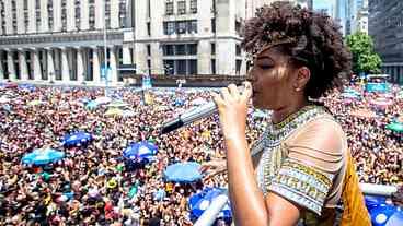 Confusão generalizada entre PMs e foliões encerra bloco no Centro do Rio