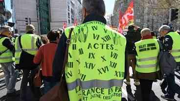 Protesto dos coletes amarelos tem confrontos na França