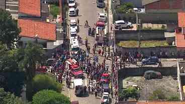 Tiroteio em escola deixa mortos na Grande São Paulo