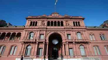 Argentina: seguranças prendem homem armado em palácio presidencial