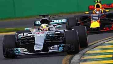 Lewis Hamilton começa busca pelo hexa com a pole position no GP da Austrália