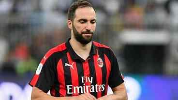 Chelsea acerta empréstimo de Higuaín com a Juventus