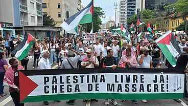 Manifestação em solidariedade à Palestina reúne 2 mil pessoas na Avenida Paulista