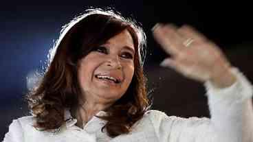 Kirchner diz que julgamento de corrupção é 'cortina de fumaça' política