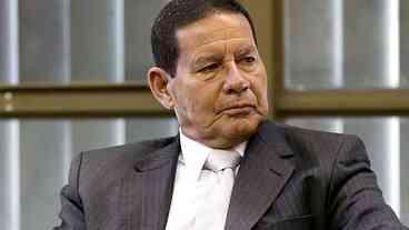 Mourão lamenta prisão de Temer e avisa que vai processar ‘guru’ de Bolsonaro