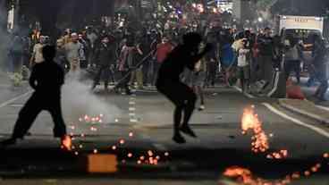 Protestos contra reeleição na Indonésia aumentam após mortes