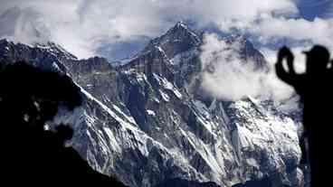 Alpinista britânico morre ao escalar o Monte Everest