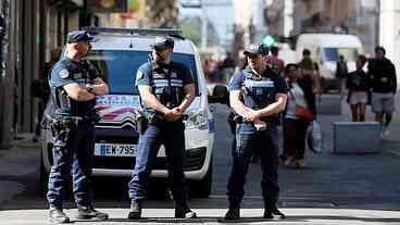 Polícia busca homem que deixou bomba em Lyon