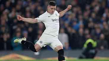 Real Madrid assina com Luka Jovic até 2025