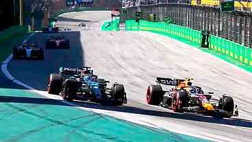 Verstappen vence em Interlagos, mas o show fica com Alonso e Perez