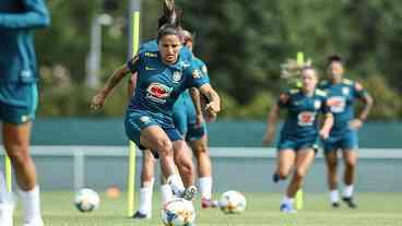 Seleção feminina faz primeiro treino em Grenoble