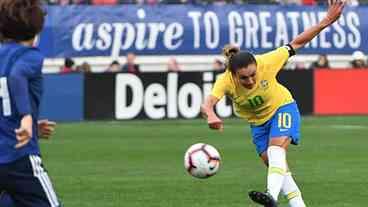 Marta não será titular na estreia do Brasil na Copa do Mundo