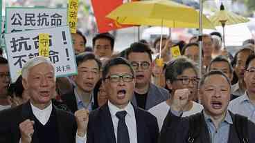 Líderes de protestos pró-democracia são condenados em Hong Kong