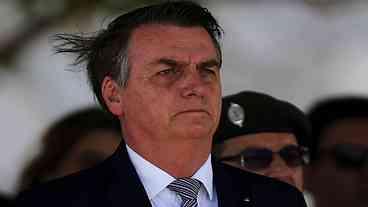 Bolsonaro desembarca na Ásia com cartão de crédito milionário na carteira