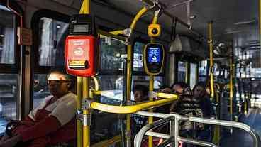 Função de cobrador de ônibus começa a ser extinta em São Paulo