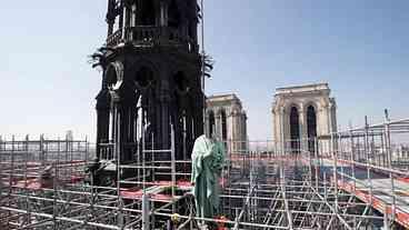 Incêndio de Notre-Dame provavelmente foi acidental, dizem procuradores